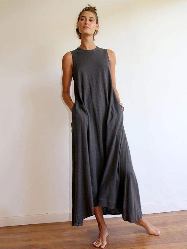 LM | Simple sleeveless long dress with round neckline