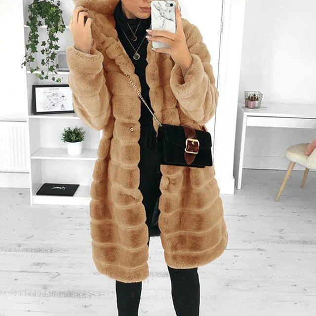 LM | Fluffy faux fur coat
