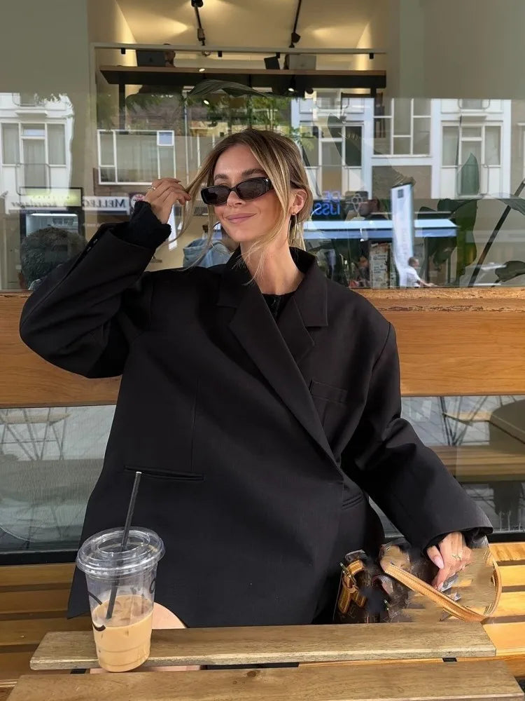 LM | Oversized blazer with a twist