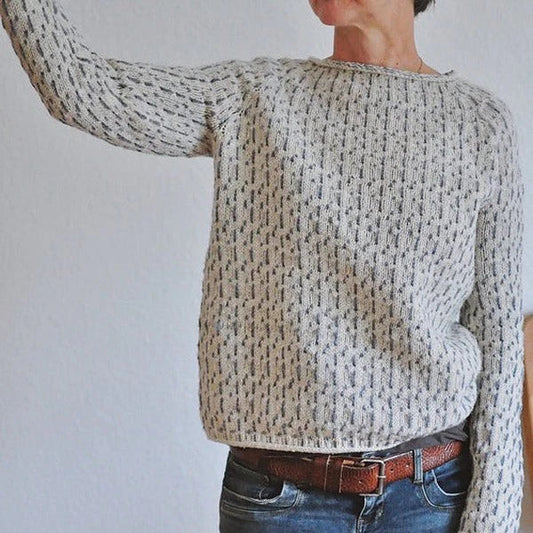 LM | Chic gray sweater with boat neckline