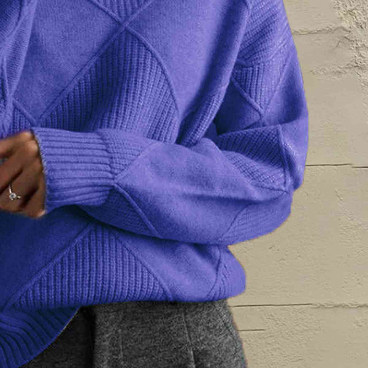 LM | Versatile and comfortable sweater