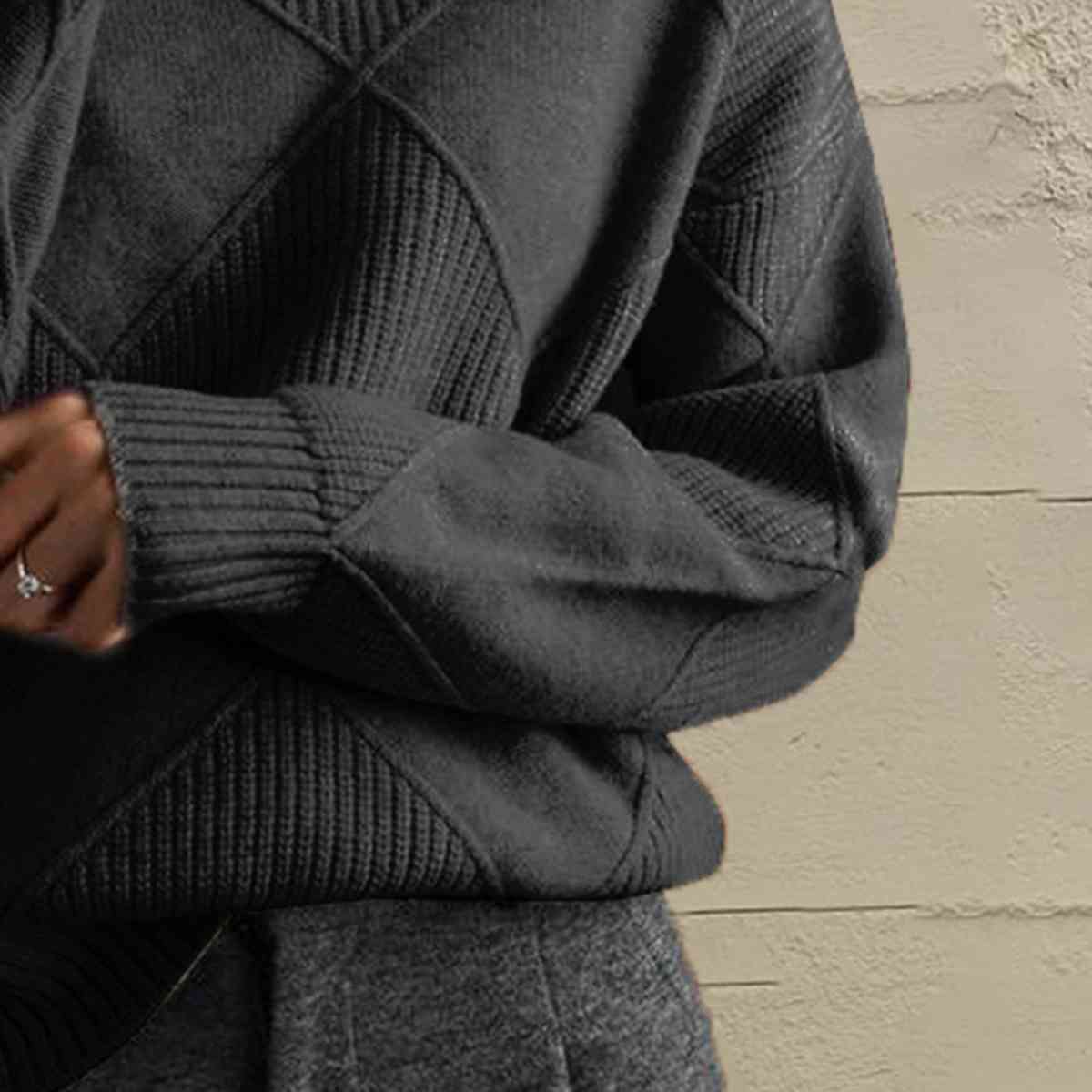 LM | Versatile and comfortable sweater