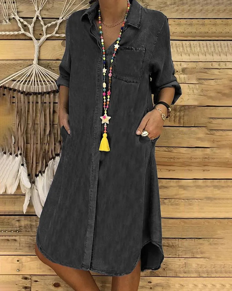 LM | Jeans midi dress with rolled-up sleeves and a breast pocket.