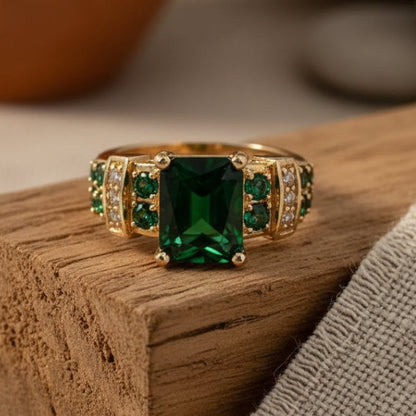 Classic Gold Ring with Timeless Appeal