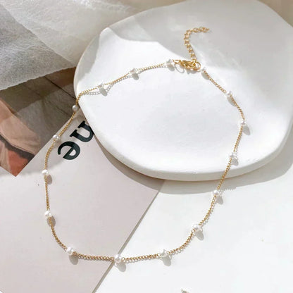 Romantic Gold Necklace for Special Moments