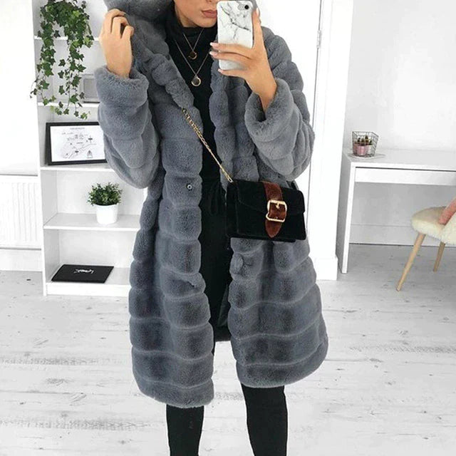 LM | Fluffy faux fur coat