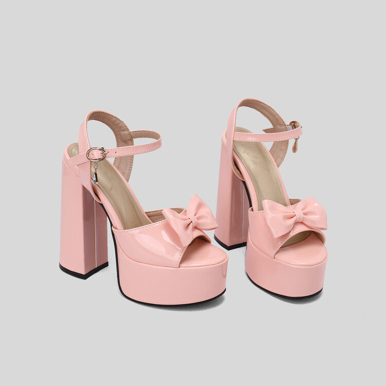 Graceful Orthopedic Sandals for Modern Look