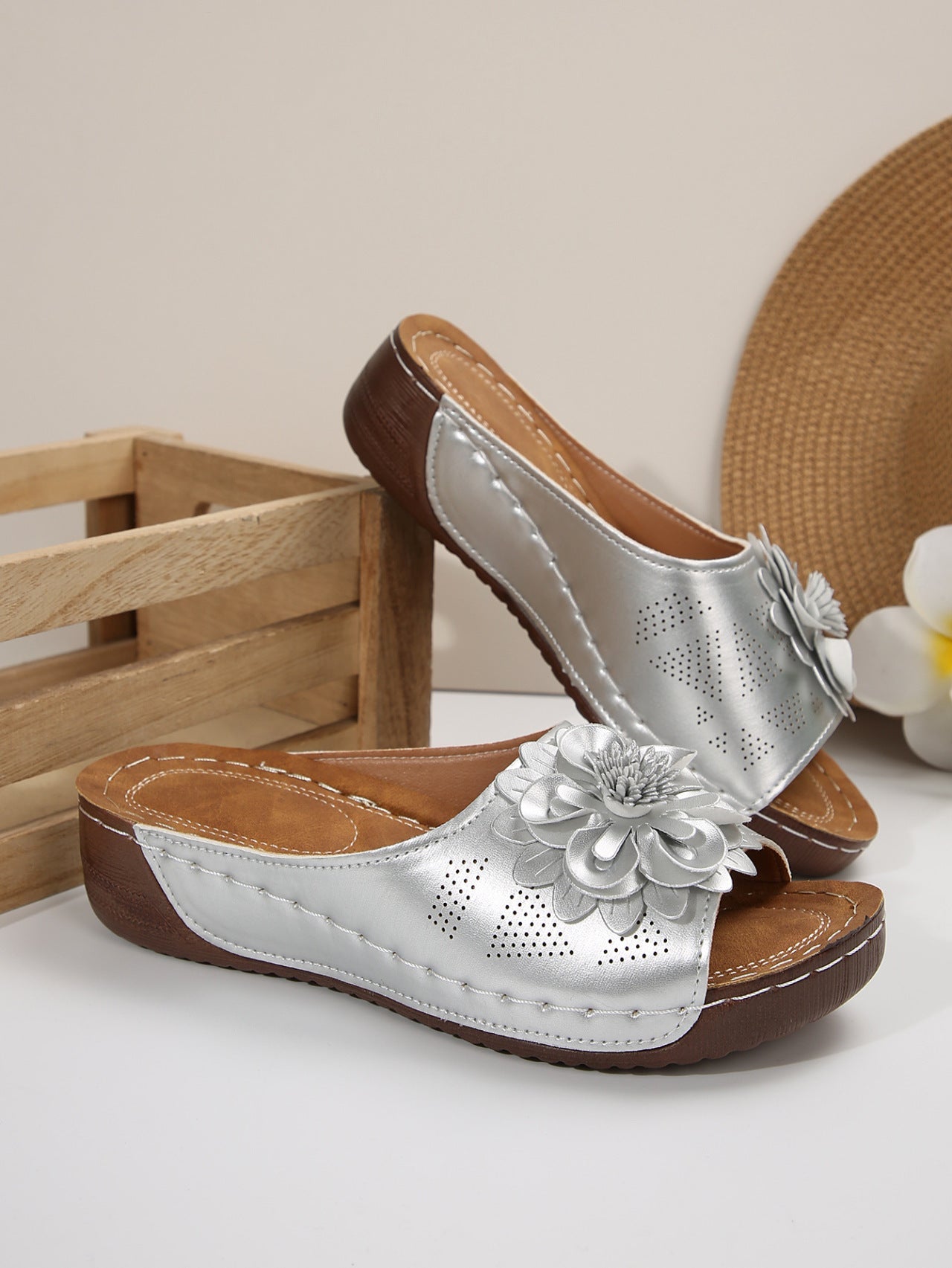 Chic Orthopedic Sandals with Unique Design