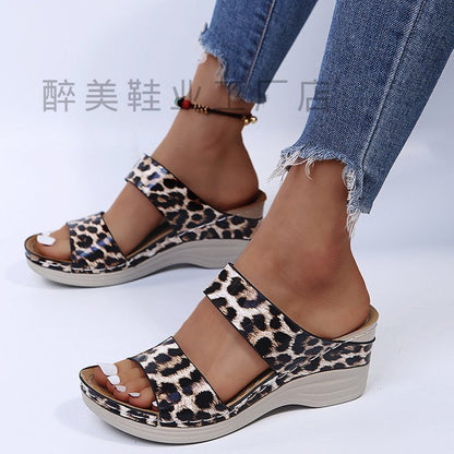 Chic Orthopedic Sandals with Unique Design