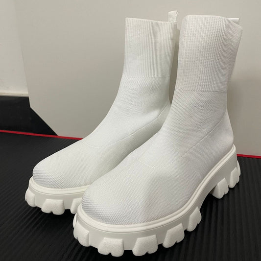 Graceful Orthopedic Boots for Modern Look