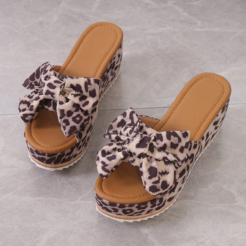 Graceful Orthopedic Sandals for Modern Look