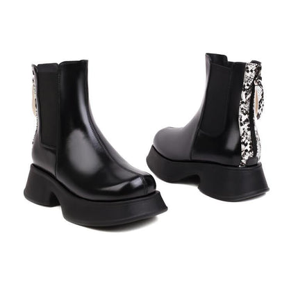 Graceful Orthopedic Boots for Modern Look