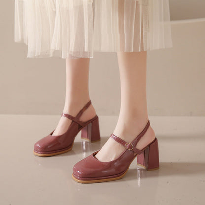 LM | Shoes with chunky heel and adjustable strap