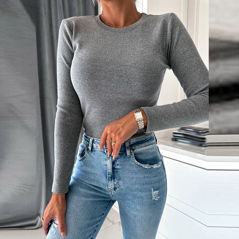 LM | Sexy sweater with long sleeves