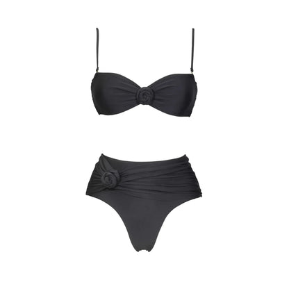Beautifully Finished Bikini in a Timeless Design