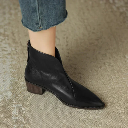 LM | Fashionable supportive orthopaedic shoes