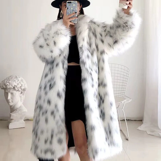 LM | Luxury faux fur coat