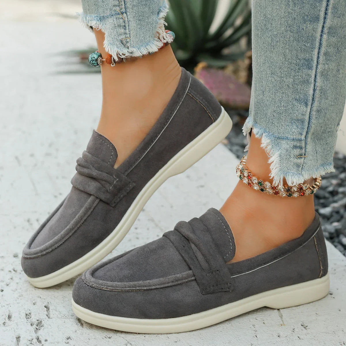 Durable and Supportive Orthopedic Sneakers
