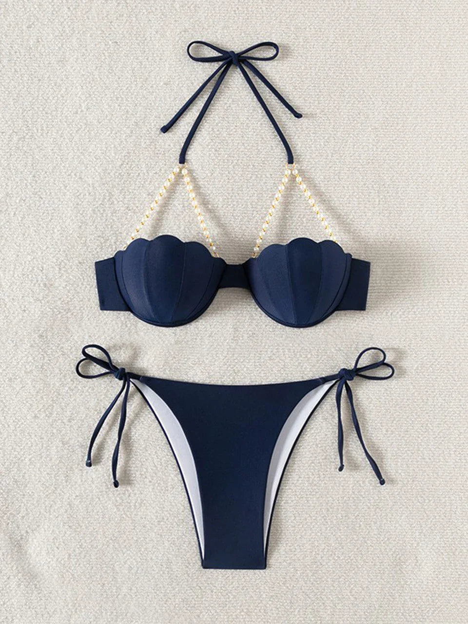 Casually Bikini With a Refined Edge