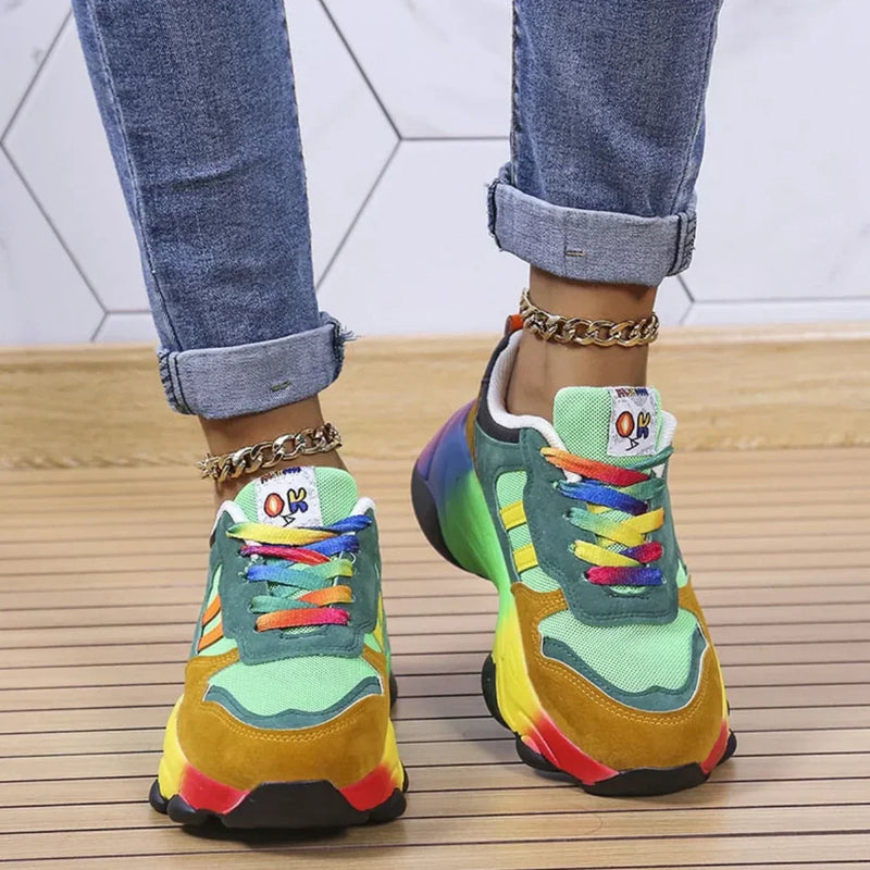 LM | Cheeky and casual sneakers