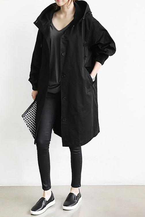 LM | Jacket with hood to protect against rain and wind