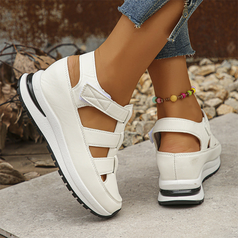 LM | Closed toe sandals
