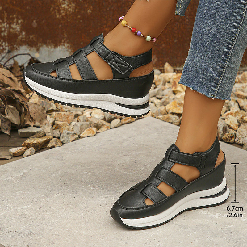 LM | Closed toe sandals