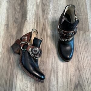 LM | Chunky Mid Heel Vintage Shoes